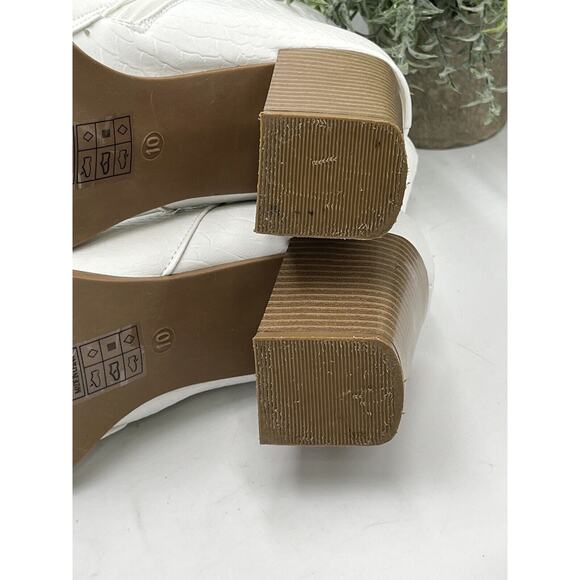 Altar’d State Retro White Faux Croc-Skin Ankle Boots Block Heel Side Zip Sz 10 - Picture 11 of 16